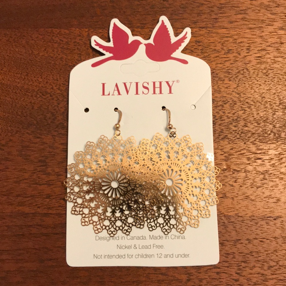 Lavishy Earrings
